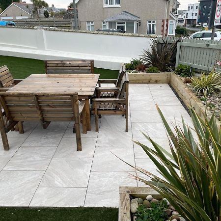 Beautiful 3 Bedroom Apartment By The Sea New Quay Kültér fotó