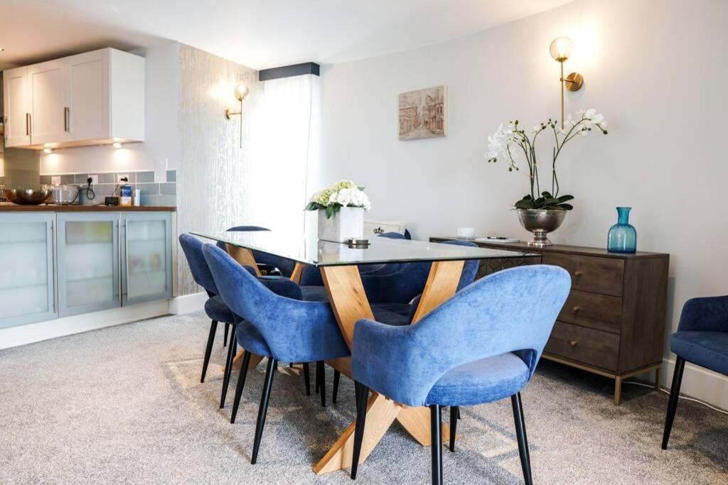 Beautiful 3 Bedroom Apartment By The Sea New Quay Kültér fotó