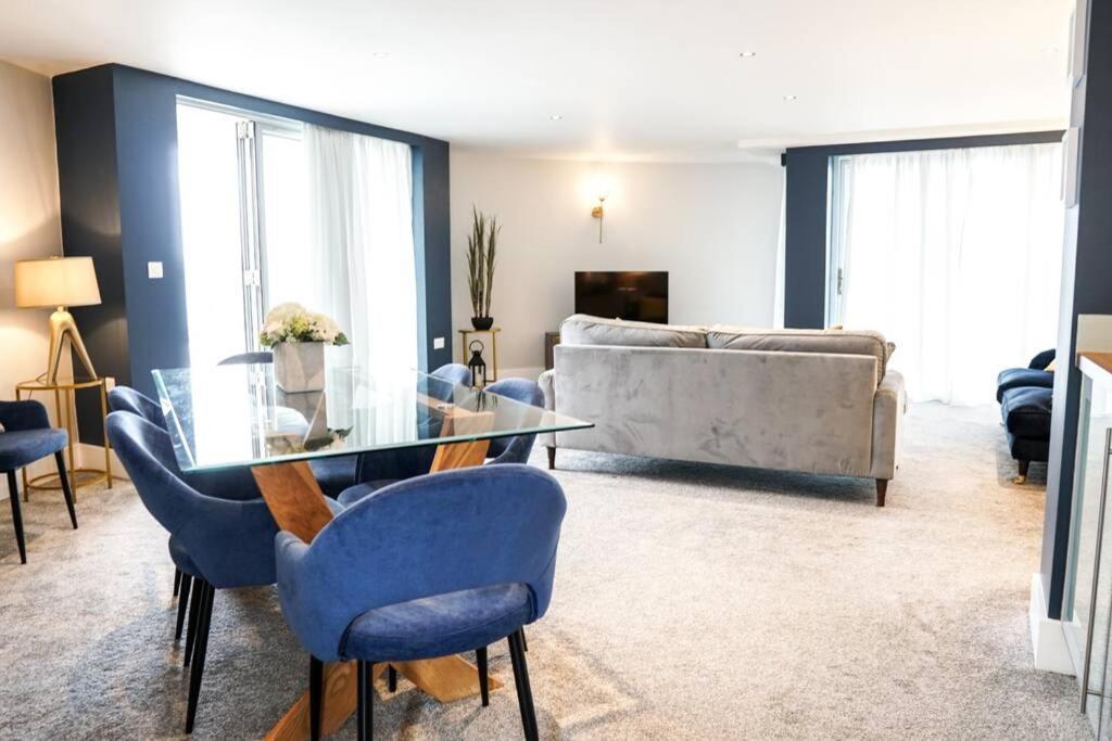 Beautiful 3 Bedroom Apartment By The Sea New Quay Kültér fotó