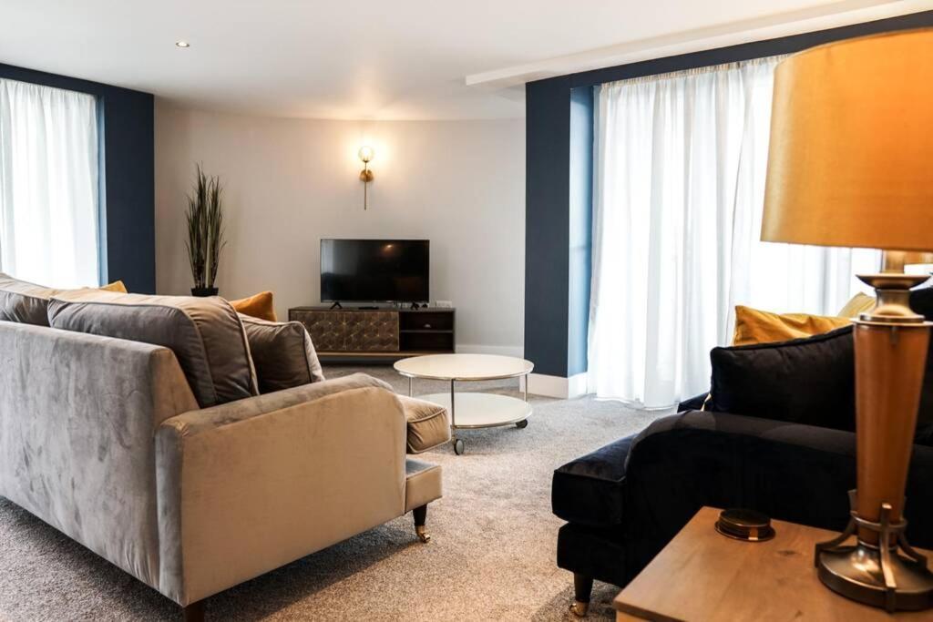 Beautiful 3 Bedroom Apartment By The Sea New Quay Kültér fotó