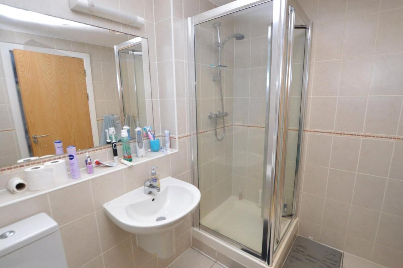 Beautiful 3 Bedroom Apartment By The Sea New Quay Kültér fotó