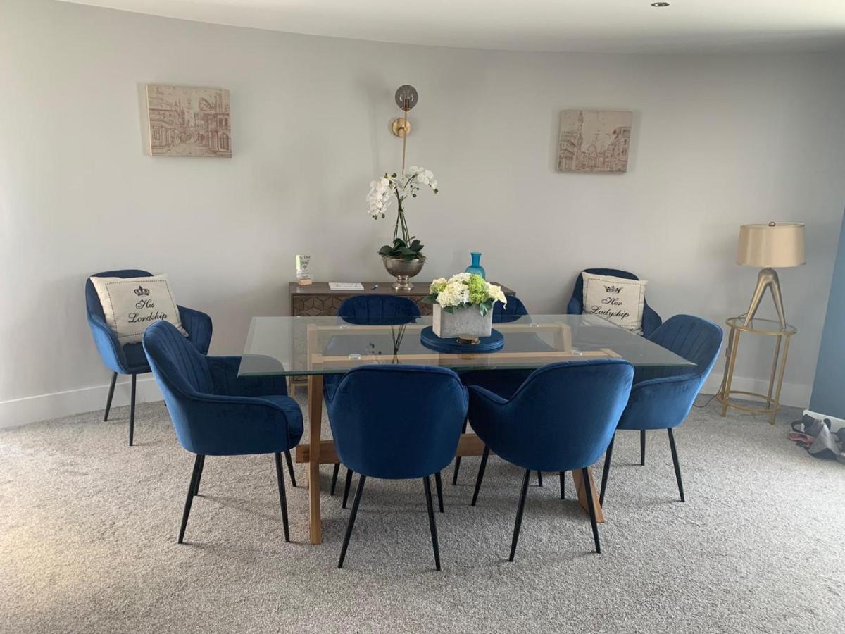 Beautiful 3 Bedroom Apartment By The Sea New Quay Kültér fotó